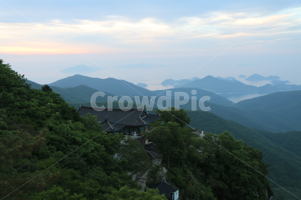 산,절,등산,전망,구름,풍경,아침,능선,남해,남해금산,자연,풍경,nature,landscape,한국자연풍경,한국자연경관,korea nature landscape,한국전통,한국문화,korean traditional,korean culture,outdoors,옥외,slope,경사