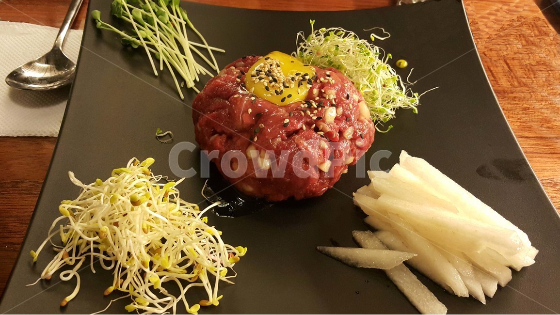 소고기,육회,한국음식,음식,한국,먹다,신선한,beef,Koreanstylerawbeef,korean,koreanfood,korea,eat,delicious,flash,날것,한국적,유일한,붉은고기,맛있는,음식,식재료,요리,food,cook,meal,dishes,food reserves,육류,고기,meat,한식,한국음식,한국요리,korean food,korean dishes,korean meal,korean cook