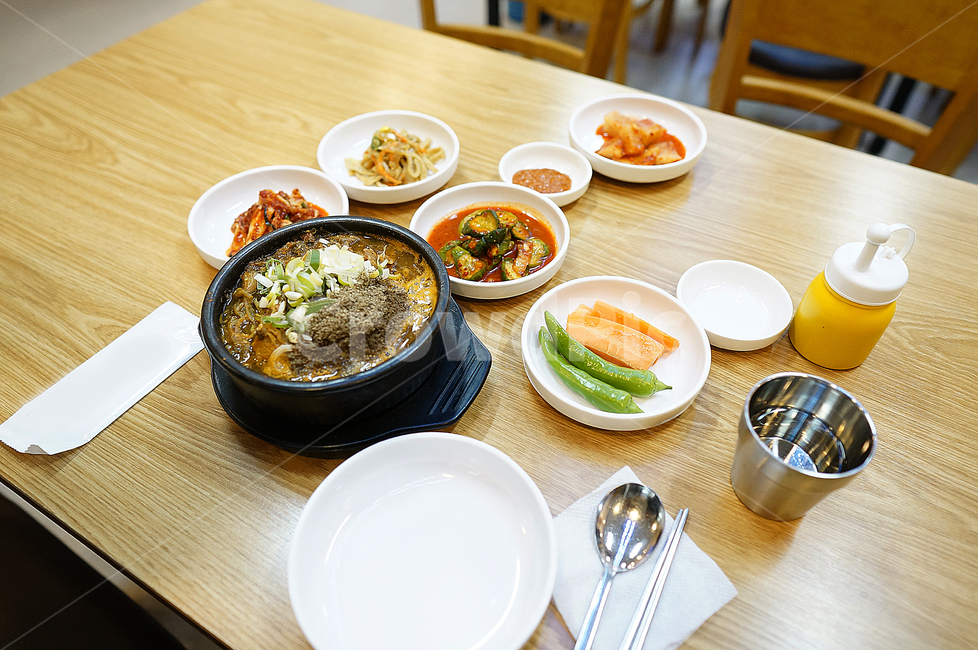 뼈해장국,감자탕,해장국,food,음식,meal,식사,dish,요리,음식,식재료,요리,food,cook,meal,dishes,food reserves,한식,한국음식,한국요리,korean food,korean dishes,korean meal,korean cook