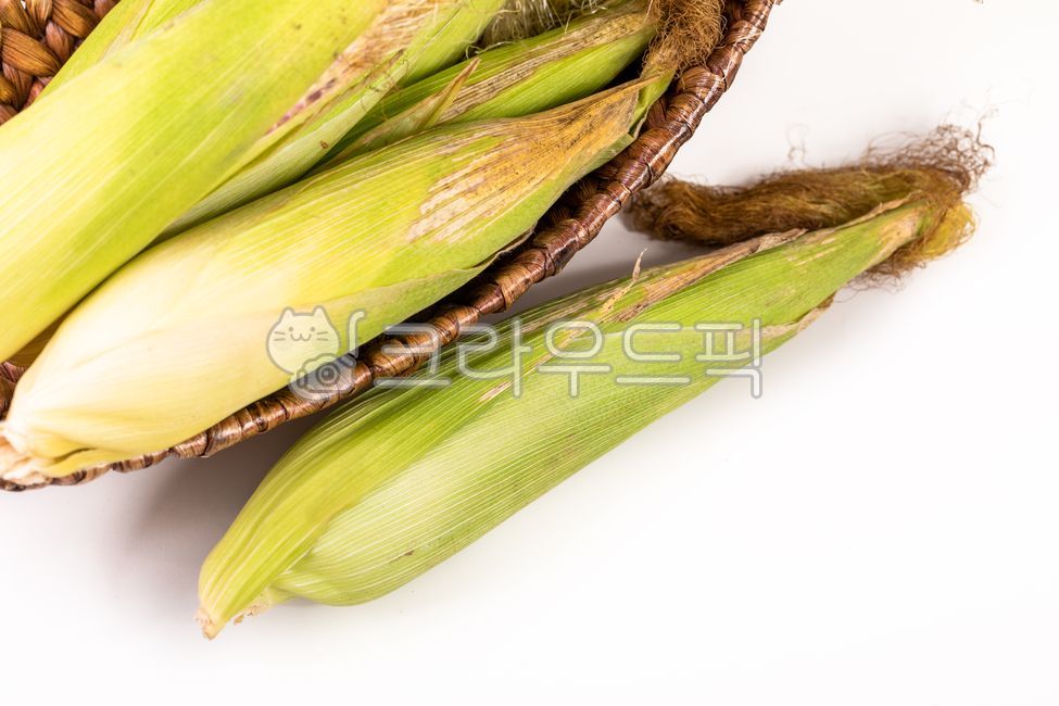 옥수수,생옥수수,옥수수껍질,껍질,옥수수수염,콘