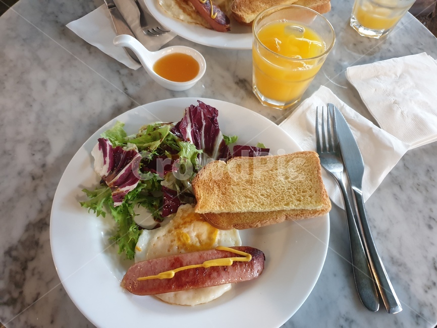 포크,플레이팅,접시,브런치,토스트,아침,조식,음식,식재료,요리,food,cook,meal,dishes,food reserves,아침식사,조식,브런치,breakfast,brunch