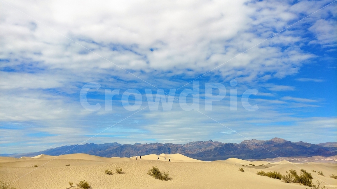 미국,중가주,죽음의계곡,CentralCalifornia,DeathValley,켈리포니아,모래언덕,사막,푸른산,푸른하늘,desert,bluemountain,bluesky,sanddune,여행,풍경,자연,풍경,nature,landscape,해외,외국,세계,foreign,oversea,world,soil,흙,outdoors,옥외,sand,모래,dune,모래 언덕