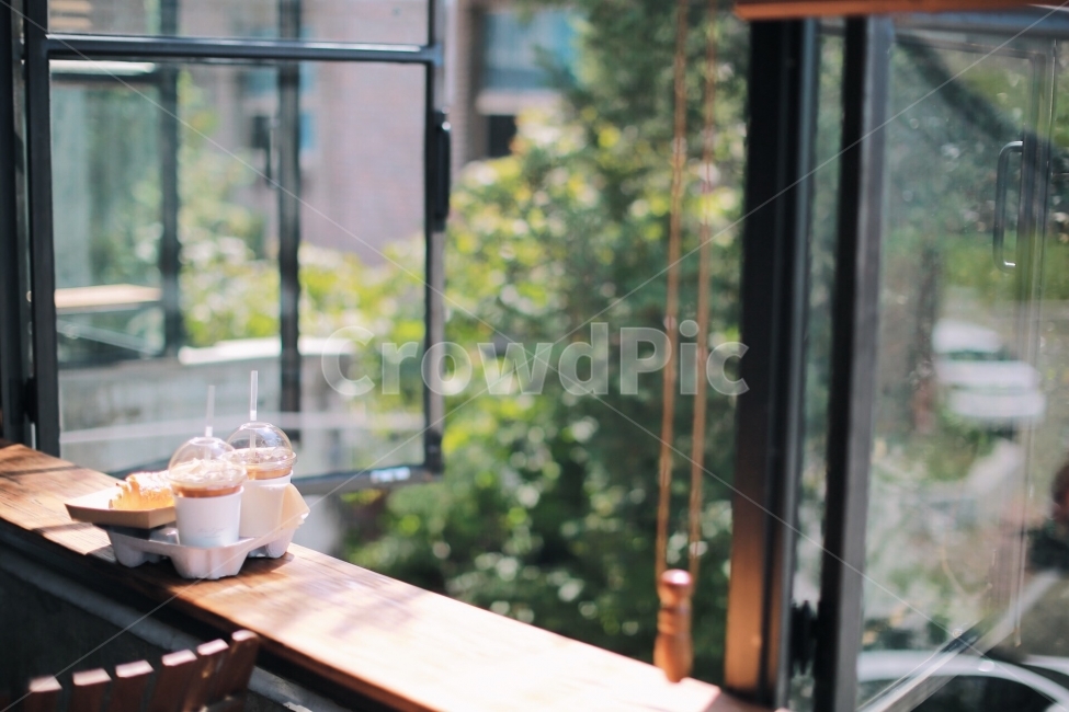 카페,커피,햇살,창가,창문,브런치,감성,따뜻함,커피,카페,coffee,cafe,감성,sensible,feeling,휴식,힐링,rest,relaxation,healing