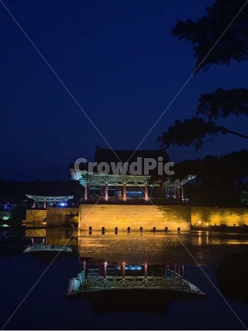night view,nature,Anapji Pond,Wolji Pond,water,Gyeongju,building,Donggung and Wolji Pond,korea,Hanok,eaves,architecture