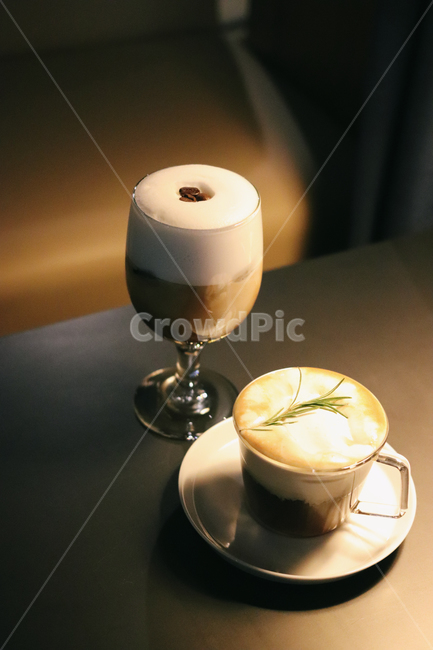 커피,카페,cafe,coffee,latte,헤이즐넛,크림라떼,아인슈페너,커피,카페,coffee,cafe,감성,sensible,feeling