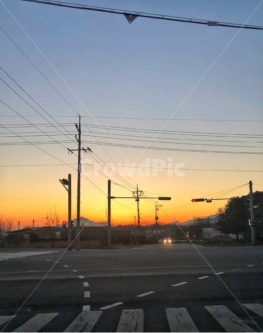 일출,아침,출근길,신호,신호등,nature,자연,outdoors,옥외,dawn,새벽,sky,하늘,sunlight,햇빛