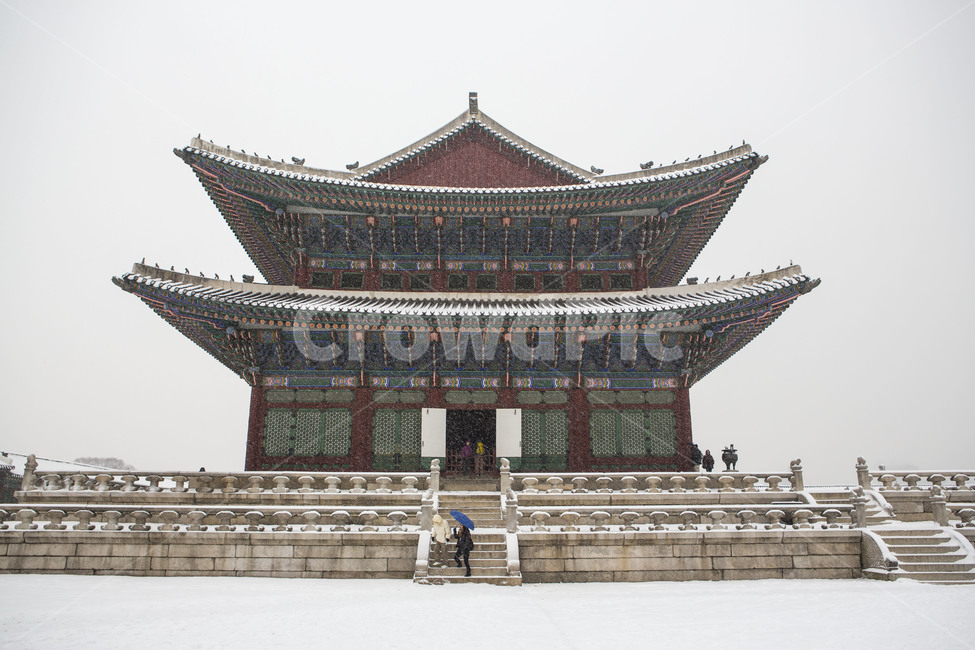 경복궁,설경,문화유산,건축,고궁,한국의미,겨울,계절,winter,season,한국전통,한국문화,korean traditional,korean culture,랜드마크,landmark,tourist attraction,한국랜드마크,한국관광지,한국명소,korea landmark,korea tourist attraction