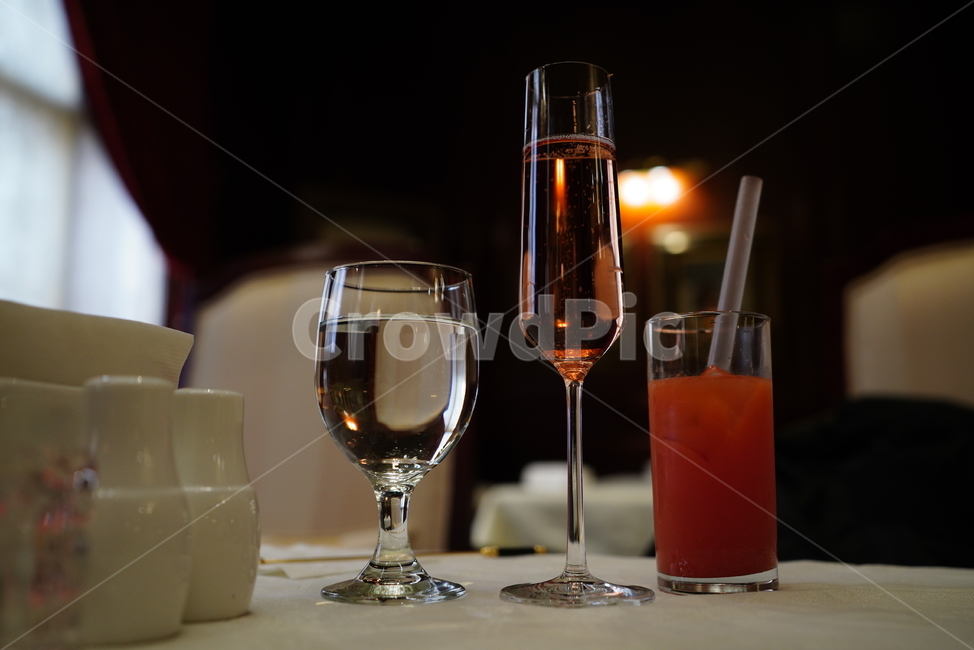 컵,글라스,cup,glass,유리,액체,쥬스,음료,와인,음료수,drink,beverage