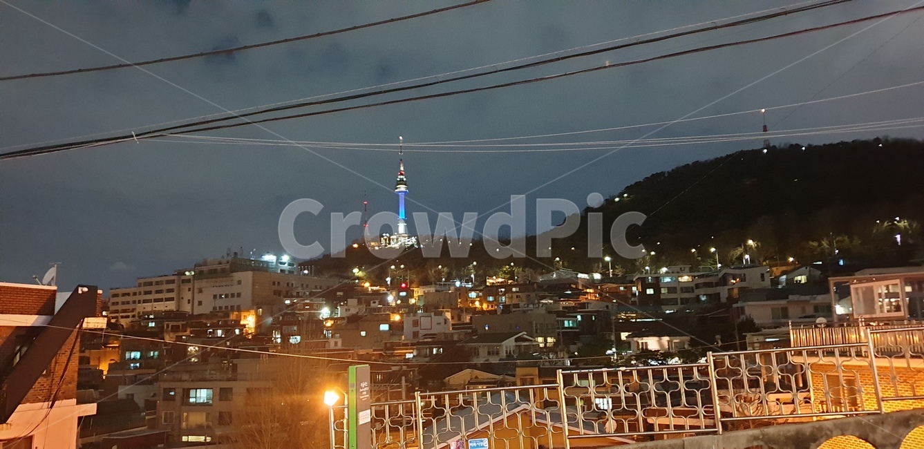 남산타워,야경,길거리,밤,감성,야경,밤,풍경,nightscape,night,landscape,도시,city,한국도시풍경,한국도시경관,korea cityscape,랜드마크,landmark,tourist attraction,한국랜드마크,한국관광지,한국명소,korea landmark,korea tourist attraction