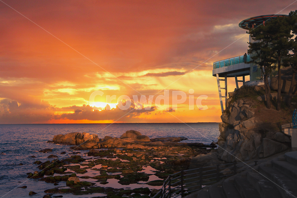 일출,일몰,노을,바다,전망대,동해안,동해,해안,강원도,빛내림,구름,대양,sunrise,sunset,sundown,sea,ocean,자연,풍경,nature,landscape,건축물,건물외관,exterior,building,structure,architecture,construction,outdoors,옥외
