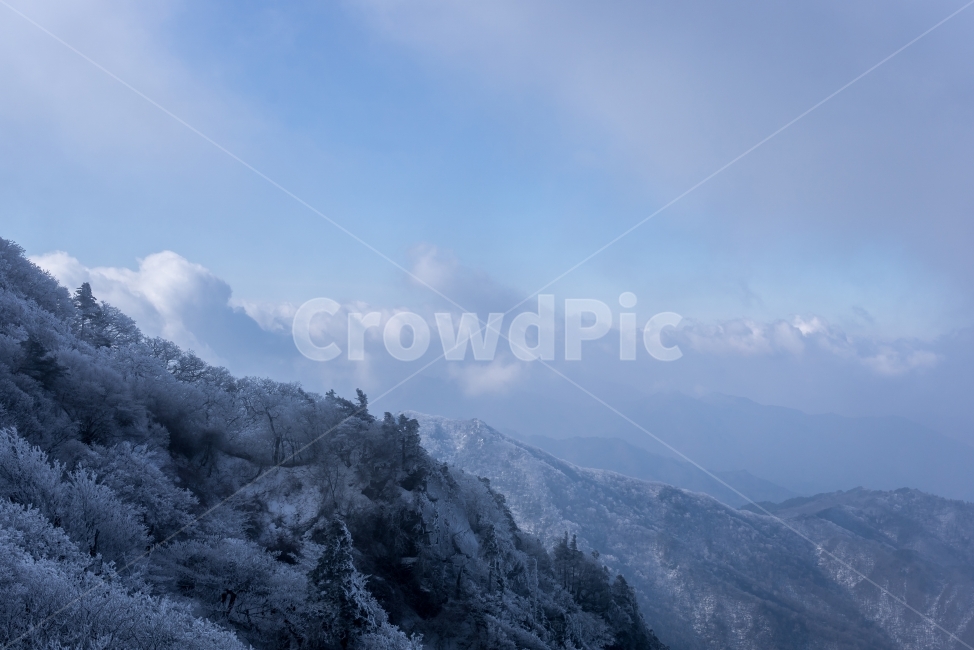 겨울풍경,풍경,산,겨울산,눈,눈꽃,겨울,자연,덕유산,하늘,snow,winter,nature,landscape,mountain,겨울,계절,winter,season,자연,풍경,nature,landscape,outdoors,옥외,mountain range,산맥,peak,피크