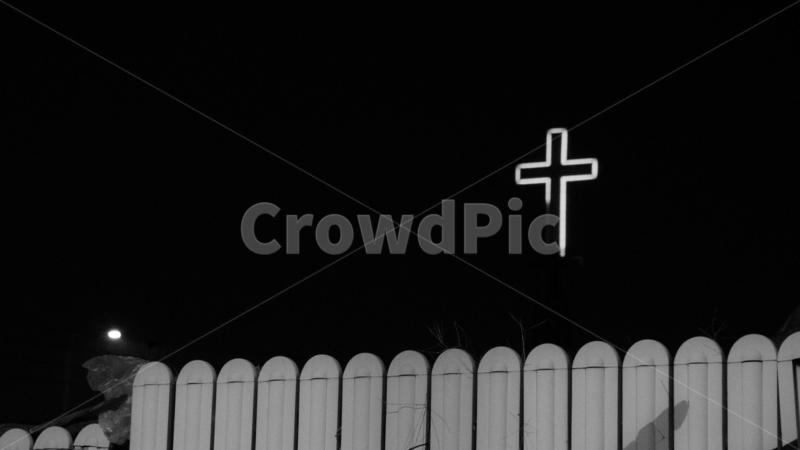 십자가,흑백,모노톤,밤,cross,담장,담,종교,종교,신앙,religion,belief,faith,흑백,모노톤,monochrome,black and white