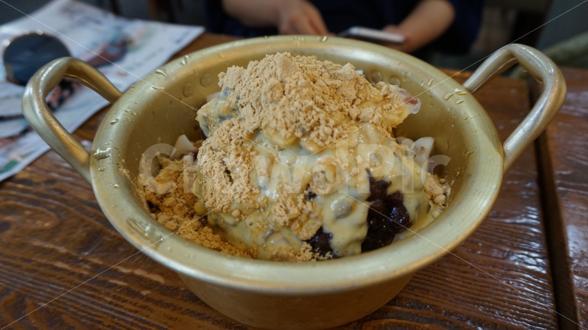 여름,summer,빙수,팥빙수,옛날빙수,냄비,콩가루,sweet,여름,계절,summer,season,음식,식재료,요리,food,cook,meal,dishes,food reserves,디저트,간식,후식,dessert,snack