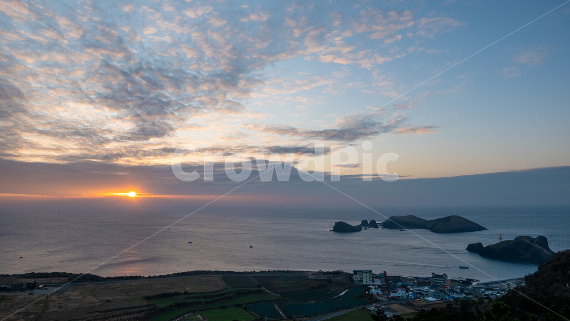당산봉,당산봉정상,풍경,경치,저녁,밤풍경,노을,섬,불빛,제주,제주도,차귀도,바다,dangsan,landscape,scenery,evening,island,light,flare,플레어,빛,jeju,jejudo,sea,ocean,water,일몰,sunset,sky,redsky,붉은하늘,dusk,황혼,dawn,옥외,outdoors,nature,자연,자연,풍경,nature,landscape
