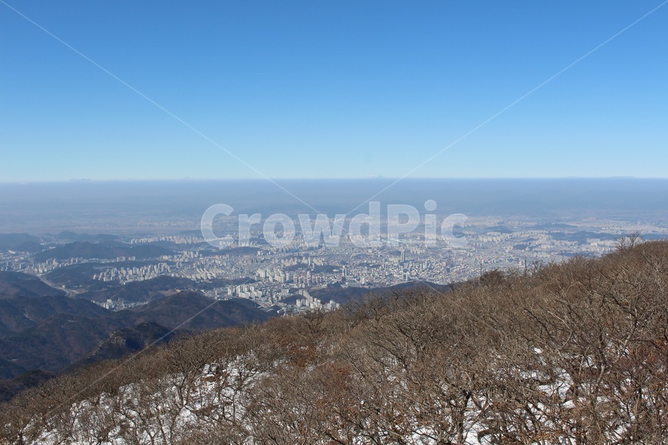 지평선,도시,아파트,나무,눈,설산,하늘,도심,미세먼지,겨울,계절,winter,season,자연,풍경,nature,landscape,outdoors,옥외,경치,slope,경사,scenery
