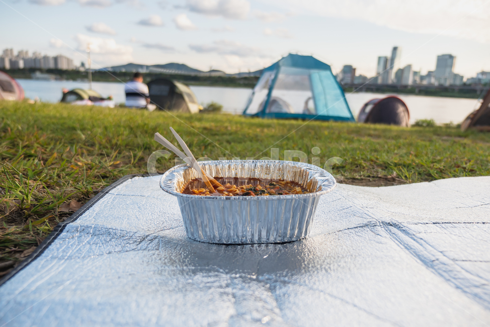 한강,라면,한강라면,피크닉,소풍,한강간식,야외라면,아웃도어라면,아웃도어,알루미늄,알루미늄라면,1회용라면,1회용,음식,식재료,요리,food,cook,meal,dishes,food reserves,면류,면요리,noodles