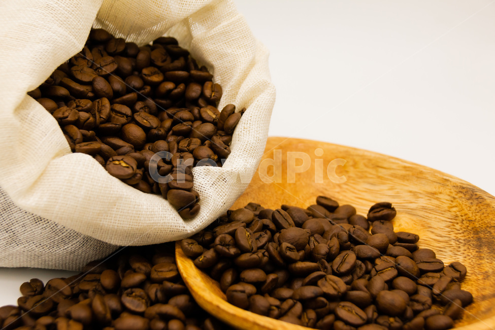 커피,커피콩,원두,클로즈업,씨,건조,재료,음료재료,카페,누끼,원두커피,coffee,cafe,향기,갈색,자루,연출,커피자루,커피,카페,coffee,cafe