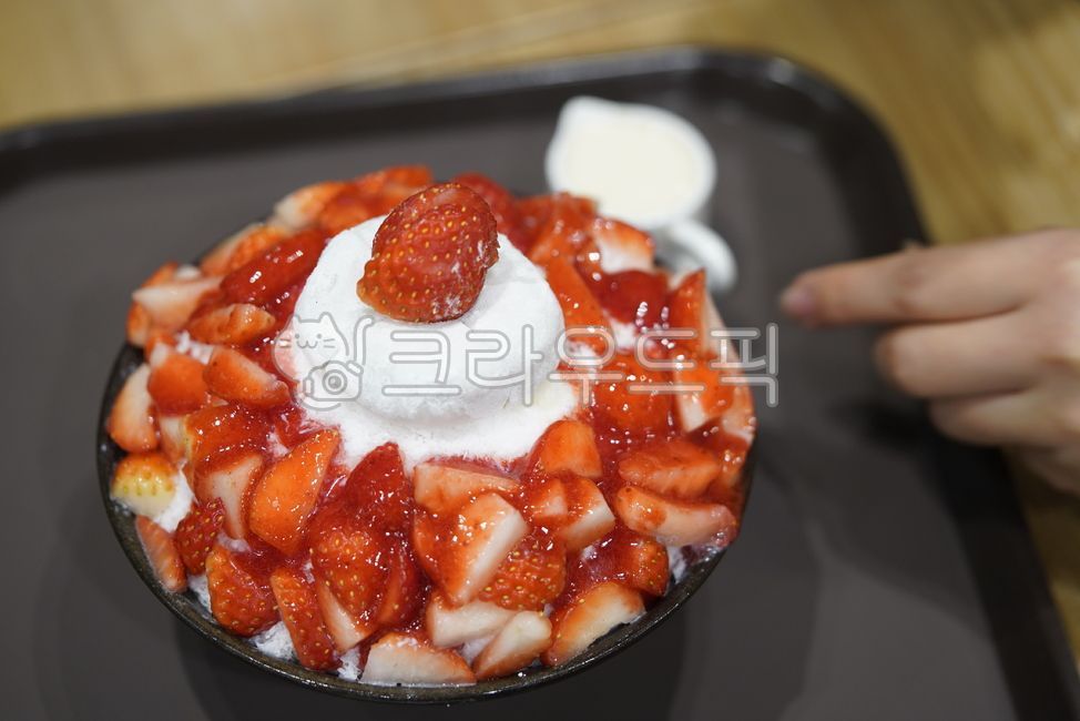 딸기빙수, 과일빙수, 빙수, 디저트, 후식, 사진,이미지,일러스트,캘리그라피 - pb이로작가