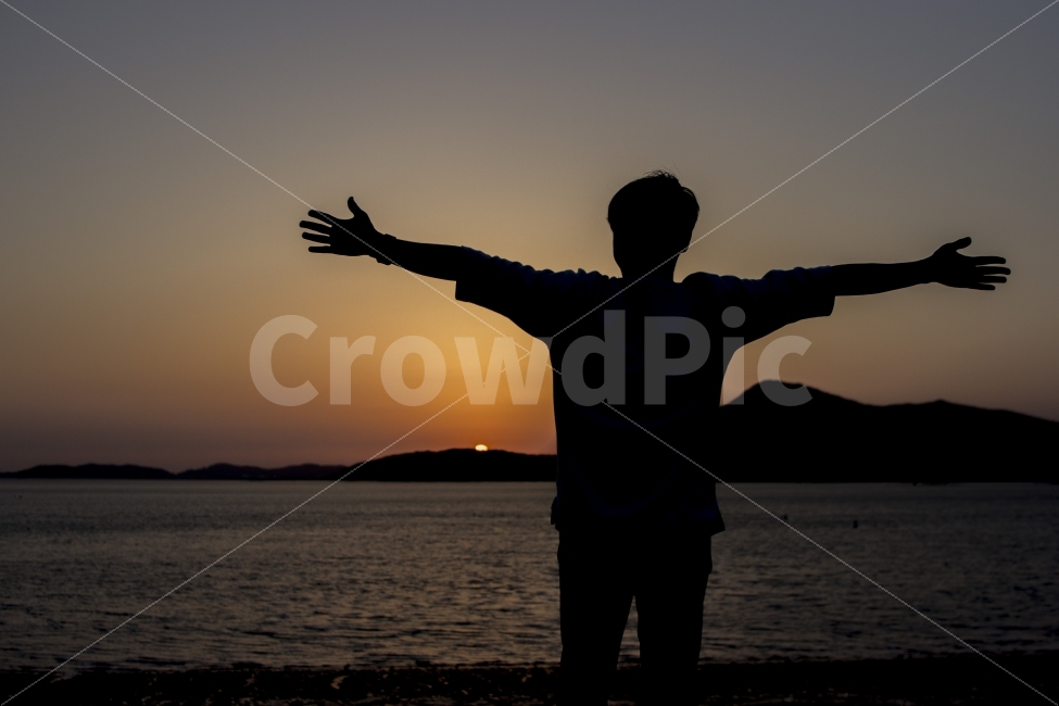 강화도,석모도,일몰,해변,가족,실루엣,사람들,가을,남자,태양,바람,사랑,휴가,여행,햇빛,남성,사진,수평구성,여행목적지,파도,beach,sunset,family,walking,people,sun,landscape,freedom,자유,copyspace,females,photography,silhouette,moodysky,사람,인물,인간,human,person,감정표현,기분,feeling,emotion,인물실루엣,사람실루엣,character silhouette,human silhouette