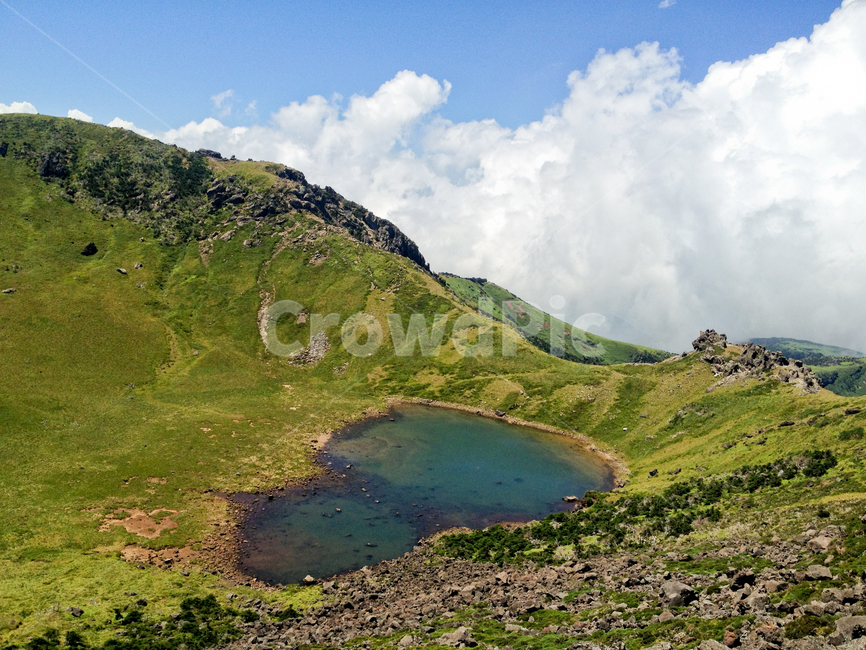 자연,풍경,제주도,백록담,정상,구름,하늘,jejuisland,nature,landscape,baengnokdamcraterlake,baengnokdam,peak,자연,풍경,nature,landscape,한국자연풍경,한국자연경관,korea nature landscape,outdoors,옥외,land,땅,shoreline,해안선,water,물,sea,바다,ocean,대양