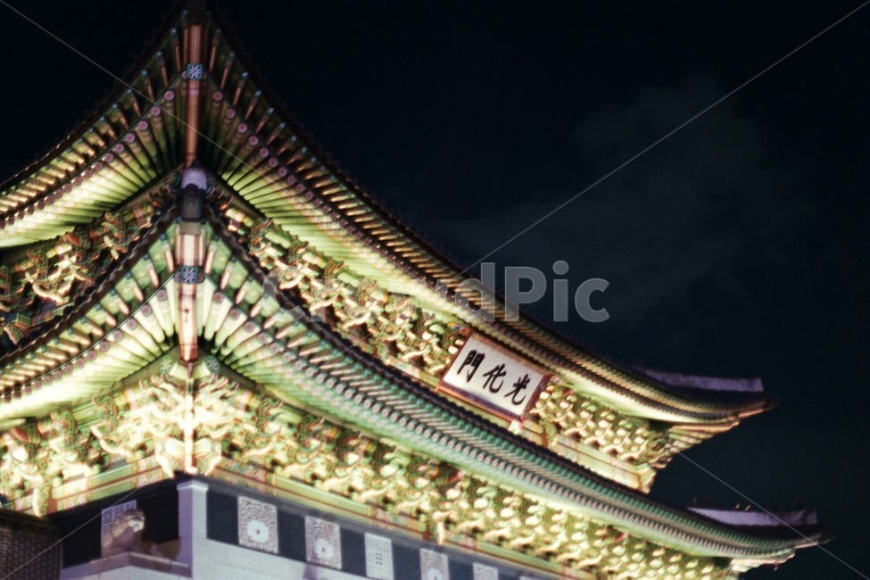 고궁,경복궁,야경,풍경사진,광화문,야경,밤,풍경,nightscape,night,landscape,한국전통,한국문화,korean traditional,korean culture,랜드마크,landmark,tourist attraction,한국랜드마크,한국관광지,한국명소,korea landmark,korea tourist attraction,건축물,건물외관,exterior,building,structure,architecture,construction,건물,worship,예배,shrine,신사