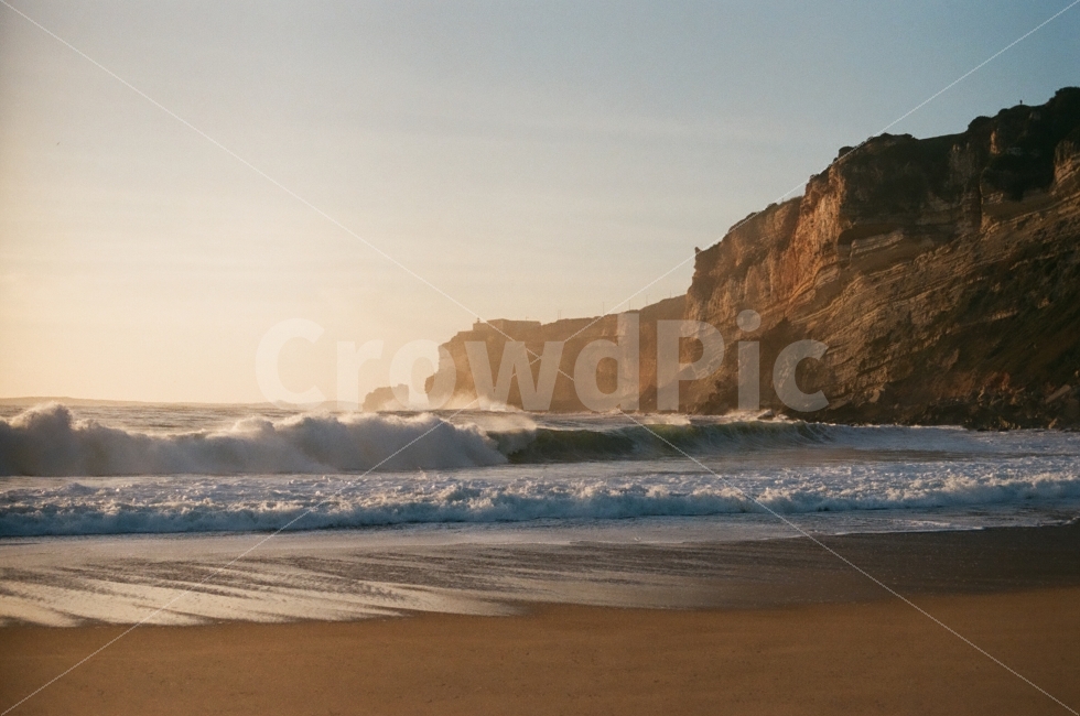 바다,해변,백사장,절벽,노을,바다노을,파도,필름,필름사진,sea,ocean,cliff,풍화,바람,sunset,자연,풍경,nature,landscape,해변,바다,beach,sea,해외,외국,세계,foreign,oversea,world,세계자연풍경,해외자연풍경,외국자연풍경,world nature landscape,감성,sensible,feeling,promontory,곶,outdoors,옥외,낭떠러지
