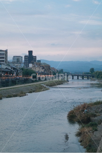 일본,교토,카모가와,kamoriver,풍경,다리,카모강,kyoto,오후,japan,kamogawa,강,river,도시,풍경,city,landscape,해외,외국,세계,foreign,oversea,world,세계도시풍경,해외도시풍경,외국도시풍경,world cityscape,water,물,outdoors,옥외