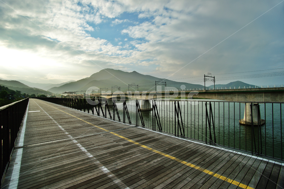 자전거도로,양수리,북한강,도로,운길산,자연,풍경,nature,landscape,boardwalk,산책로,building,건물,bridge,다리,water,물