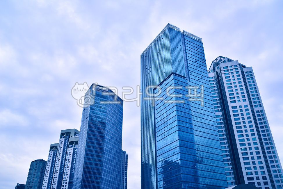 고층빌딩,비즈니스,빌딩가,랜드마크,스카이라인,downtown,도심,리스,임대,부동산,architecture,건축물,금융가,증권가,metropolis,중심지,서울,대도시,회사,기업,대기업,사무실,오피스텔,직장,빌딩,urban,town,building,사무실건물,officebuilding,건물,city,시티,highrise,고층건물,도시,유리창,그라스,glass,투명한,반사,도시,풍경,city,landscape