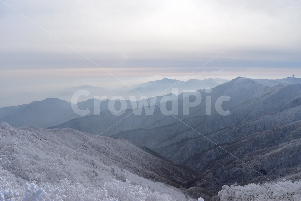 소백산,눈꽃풍경,상고대,겨울풍경,국립공원,겨울동화,눈풍경,파란하늘,100대명산,겨울명산,설경,서리꽃,영동,snow,landscape,자연,풍경,nature,landscape,겨울,계절,winter,season,slope,경사,mountain,산,outdoors,옥외,mountain range,산맥