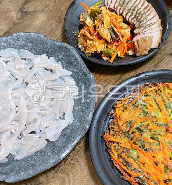 수육,보쌈,돼지고기,돼지,고기,육류,광어회,생선회,광어,생선,회,사시미,날음식,야채무침,무침,양념,야채,채소,부침개,전,부침,야채부침개,food,dish,cook,meal,pork,meat,fish,vegetable,음식,식재료,요리,food,cook,meal,dishes,food reserves