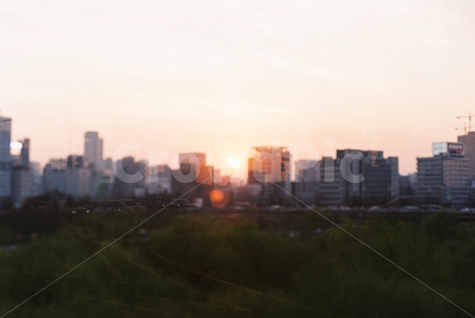 해질녘,노을,여의도,필름,필름사진,감성,필름카메라,도시,풍경,city,landscape,감성,sensible,feeling,nature,자연,outdoors,옥외