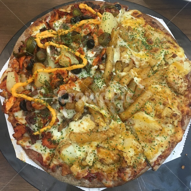 반반피자,맥주,포테이토,pizza,피자,meal,식사,food,식품,dish,요리