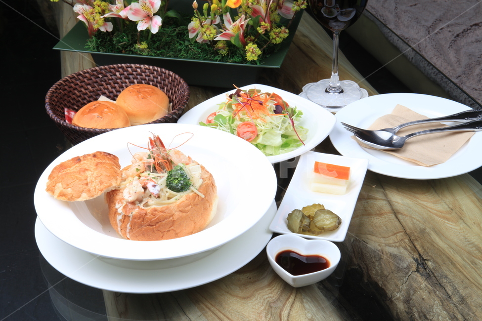 빠네크림스파게티,스파게티,크림스파게티,빵,pasta,음식,식재료,요리,food,cook,meal,dishes,food reserves,면류,면요리,noodles,양식,서양음식,서양요리,western food,western dishes,western meal,western cook