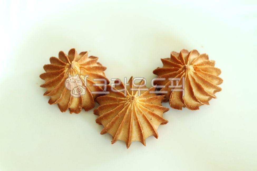 앙금과자,팥앙금과자,밤앙금과자,전통과자,한국과자,한과,다과,추석간식,명절간식,전통디저트,한식디저트,한국디저트,홈베이킹,베이킹간식,소박한간식,달콤한간식,차와어울리는간식,한국전통음식,전통베이킹,추억의간식,빵대신과자,한국명절음식,명절디저트,달콤한과자,고소한과자,anggeumcookie,redbeanpastry,chestnutpastry,Koreansnack,Koreandessert,traditionalcookie,Koreanteasnack,Koreanconfectionery,holidaydessert,Chuseoksnack,traditionalpastry,Asiandessert,sweetbeantreat,homemadepastry,Koreanbakedgoods