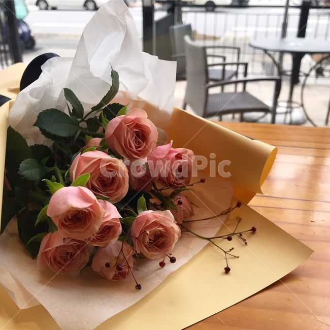 장미,꽃다발,핑크,flower,분홍,색깔,rose,꽃,pink,잎,leaf,미니,floral,color,table,테이블,부케,marry,결혼,여자,안개,식물,plant,꽃,flower