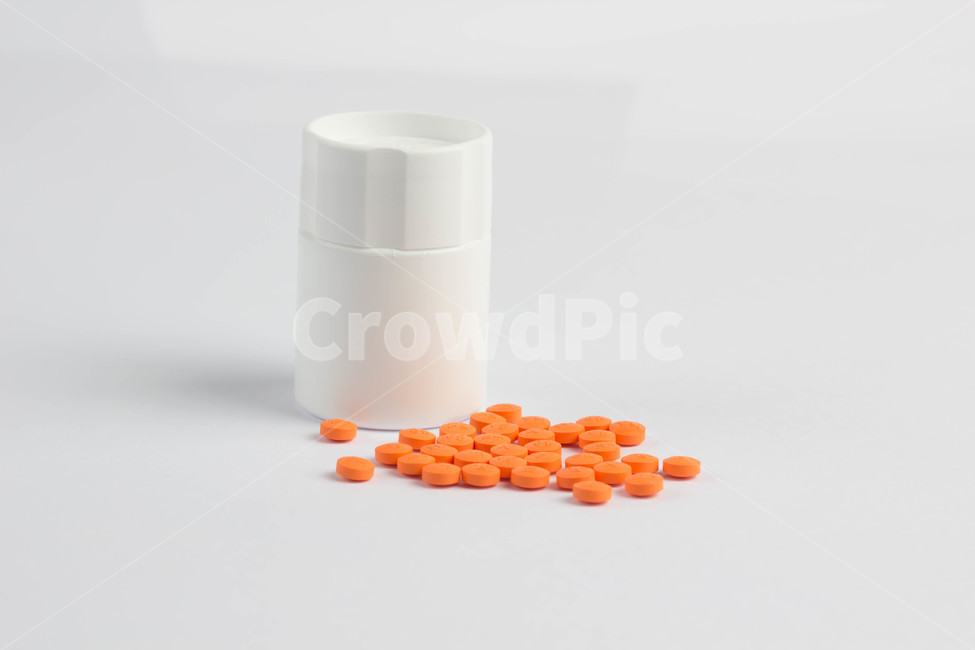 약,건강,알약,혈압약,내복약,건강보조식품,주홍색알약,약통,의료,의학,병원,medical,hospital,clinic