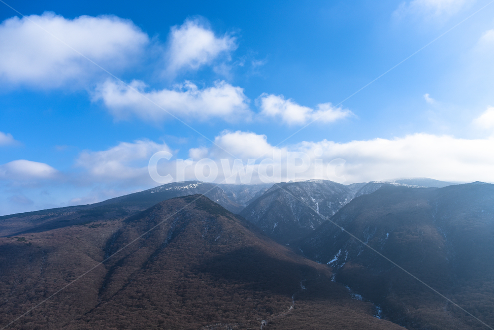 mountain,산,outdoors,옥외,nature,자연,산맥,경사,눈,겨울,한라산,hallamountain,winter,snow,sky,blue,하늘,파랑,shiny