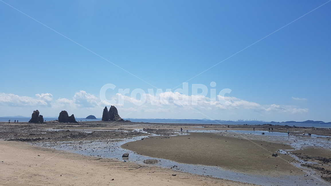 바다,해변,수평선,갯벌,여름,onhorizon,sunny,beachfront,horizon,onforeshore,naturalsite,panorama,coastal,coastline,shore,sand,sandy,foreshore,clouds,outdoor,vacation,summer,view,coast,ocean,beach,water,blue,sky,nature,sea,landscape,자연,풍경,nature,landscape,ground,바닥,road,도로