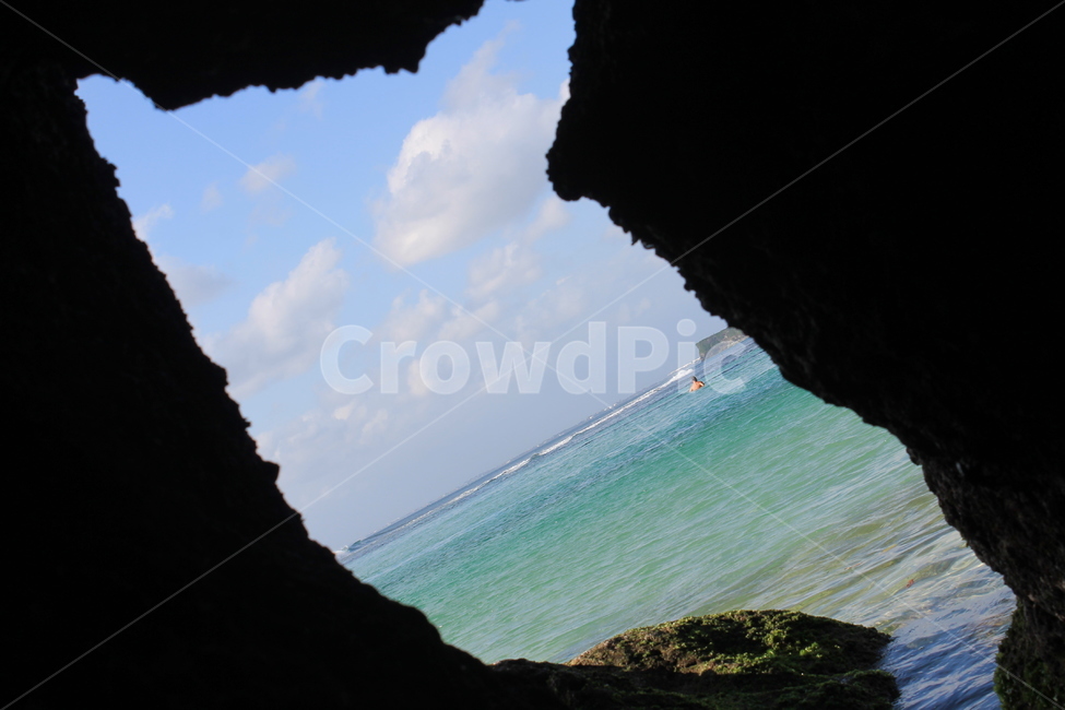 인도네시아,발리,하늘,바다,해변,indonesia,bali,sky,sea,ocean,대양,자연,nature,beach,rock,rocks,바위,cave,동굴,coast,연안,자연,풍경,nature,landscape,shoreline,해안선,water,물,outdoors,옥외,land,땅
