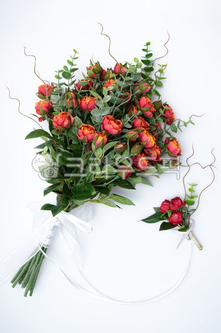 플라워,다발,부케,결혼,결혼식,웨딩,웨딩부케,조화,생화,부토니에,웨딩소품,결혼소품,장식,plant,식물,flower,blossom,꽃,flowerbouquet,꽃다발,flowerarrangement,꽃꽂이