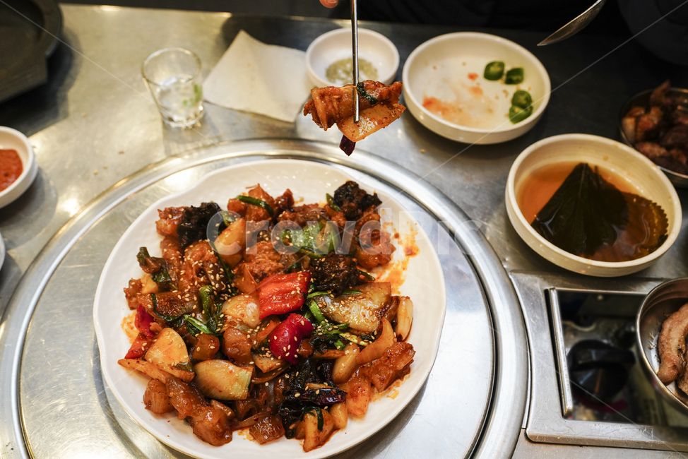 음식,볶음,스지볶음,육류,야채,육식,요리,술안주,먹거리,food,접시,식사,먹방,한식,음식,식재료,요리,food,cook,meal,dishes,food reserves,육류,고기,meat,한식,한국음식,한국요리,korean food,korean dishes,korean meal,korean cook