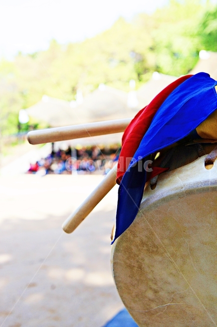북,민속악기,타악기,소가죽,자연,배경,한국전통,한국문화,korean traditional,korean culture,예술,art,악기,음향기기,musical instrument,musical equipment