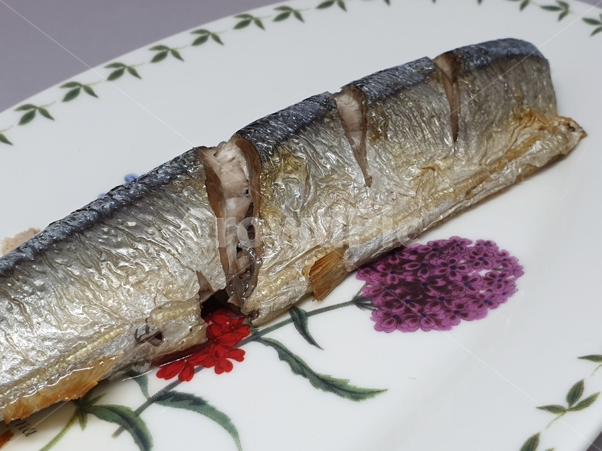 꽁치,꽁치구이,생선,생선구이,요리,음식,레시피,물고기,접시,fish
