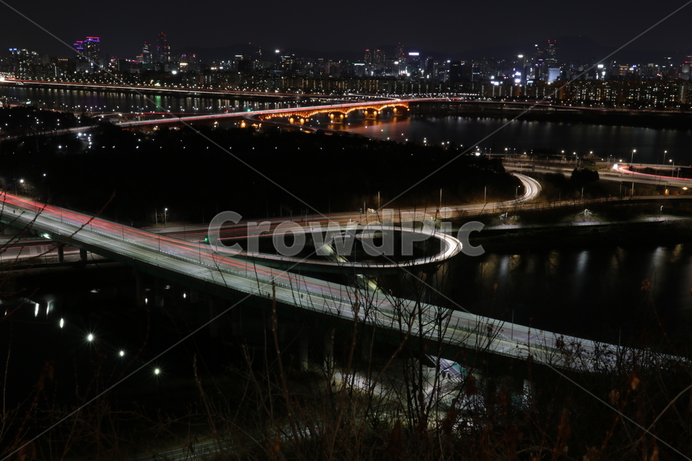 night view,downtown,long exposure,darkness,trajectory,interchange