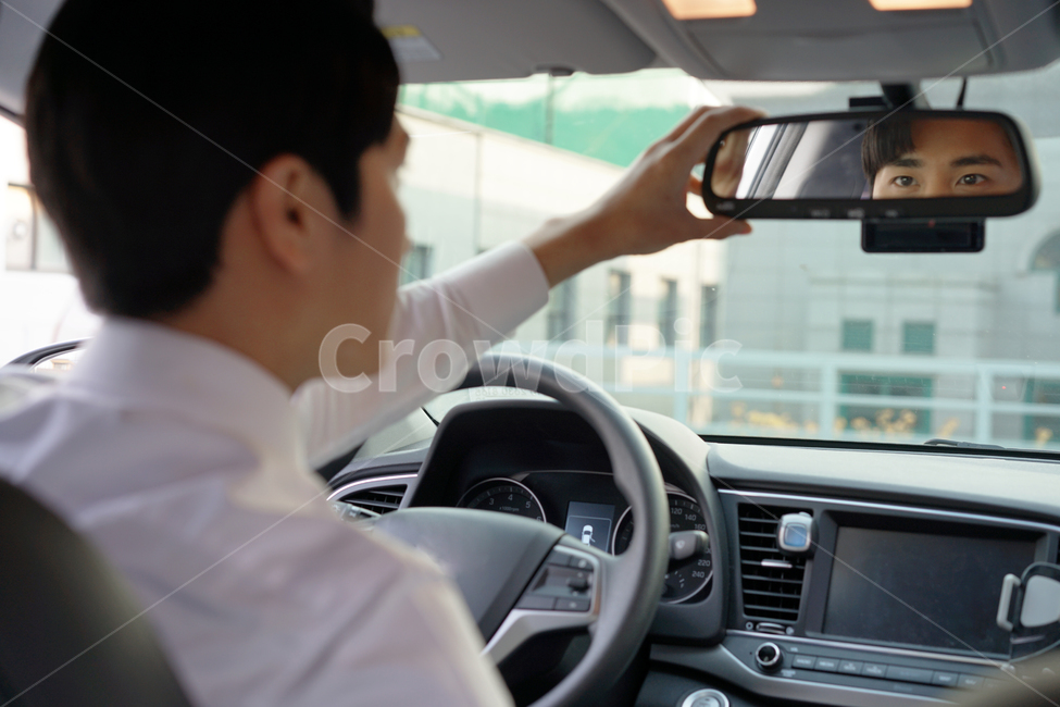 운전,차,차량,자동차,남자,남성,사람,직장인,출근,백미러,주차,파킹,운전자,사람,인물,인간,human,person,남성,남자,man,male,교통,교통수단,traffic,transportation,비즈니스,사업,business,service,work