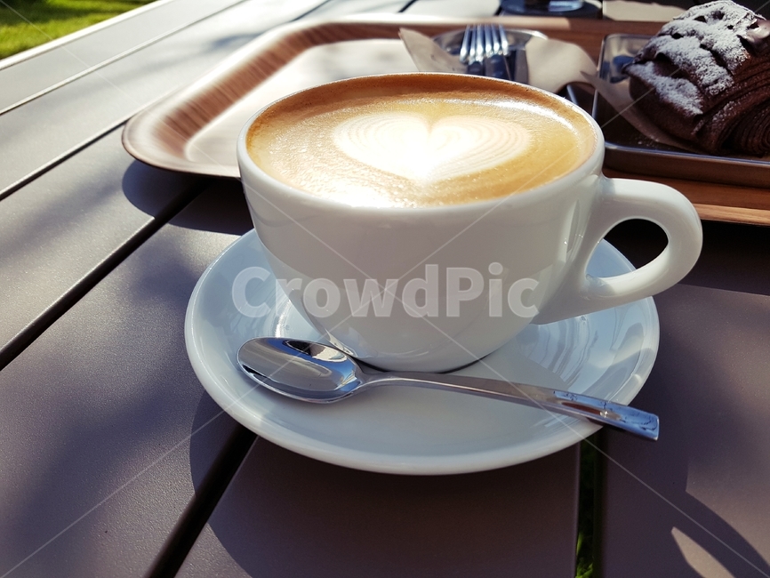 cutlery,주방용칼,fork,포크,pottery,도기류,saucer,받침접시,coffeecup,커피컵,cup,컵