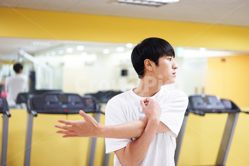 운동,남자,맨손체조,체조,스트레칭,체력단련,헬스,헬스장,자기관리,몸관리,사람,인물,인간,human,person,남성,남자,man,male,건강,헬스웨어,헬스케어,healthware,health care