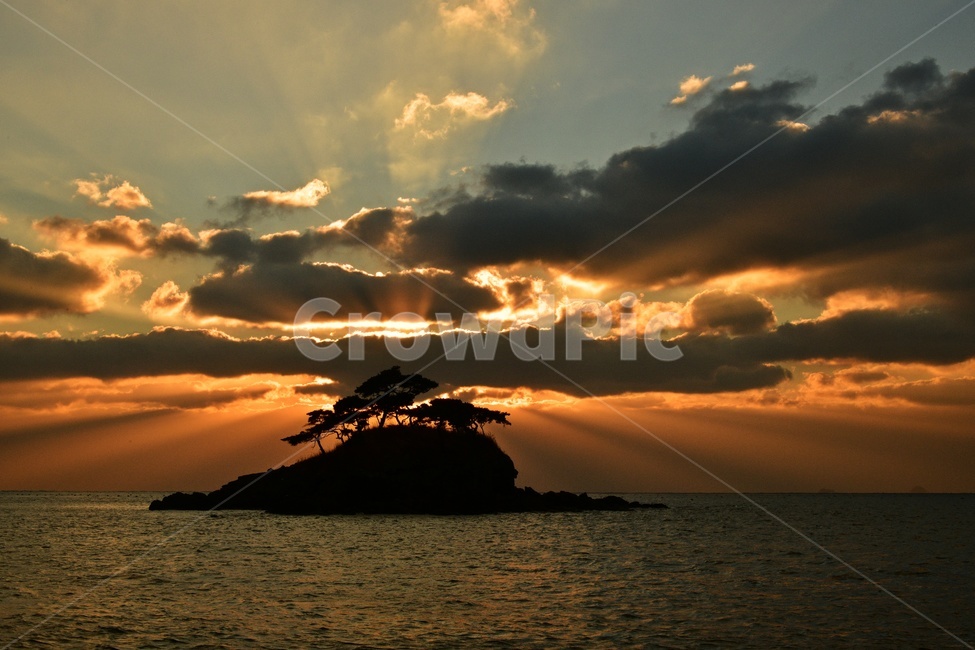 전북,부안,솔섬,솔섬일몰,해넘이,빛내림,바다,해변,해안가,구름,nature,자연,outdoors,옥외,dusk,황혼,sunset,일몰,sky,하늘,redsky,붉은하늘,자연,풍경,nature,landscape