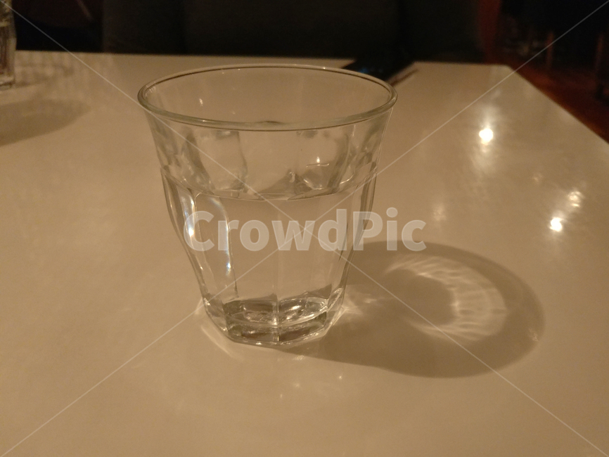 물컵,투명한,빛,물,컵,빛나는,그림자,유리컵